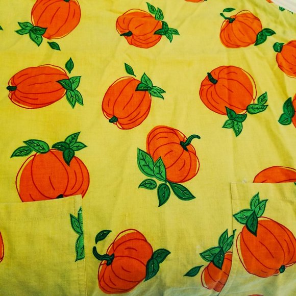 Tag's Retro Kitchen Apron in Bright Yellow Fall & Thanksgiving Kitchen Apron - Picture 8 of 9